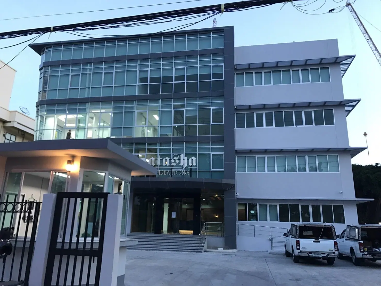 อาคารโรงงาน-ออฟฟิศ คสล. 5 ชั้น + ตกแต่งภายใน