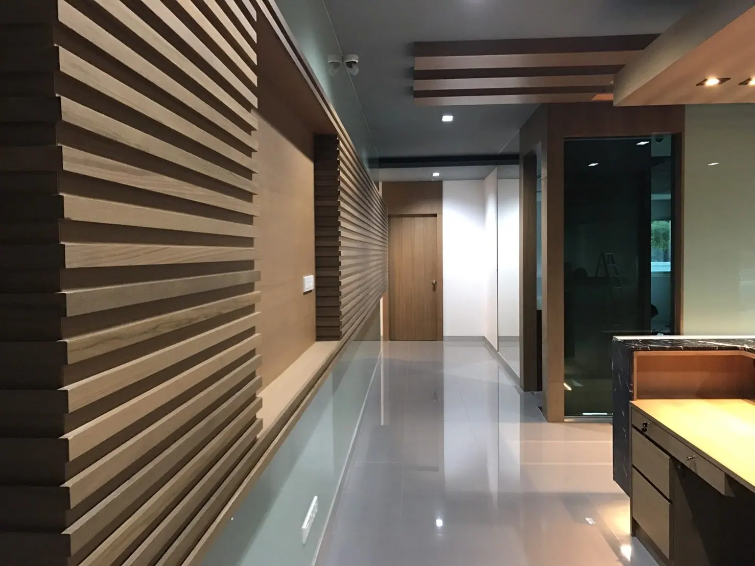 อาคารโรงงาน-ออฟฟิศ คสล. 5 ชั้น + ตกแต่งภายใน
