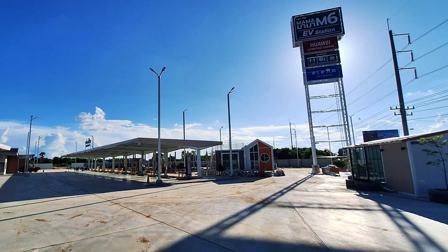 ภาพรวมสถานีและเสาป้าย